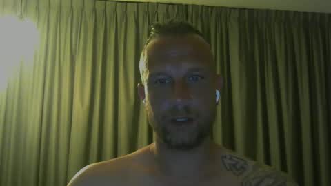 Snapshot of sence08 chatting on April 23, 2026, 10:34 pm sence08 online show from April 23, 2026, 10:34 pm