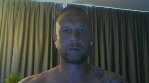Snapshot of sence08 chatting on May 11, 2026, 9:37 am sence08 online show from May 11, 2026, 9:37 am