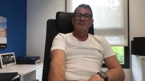 sesamechris92 online show from June 3, 2026, 4:12 pm