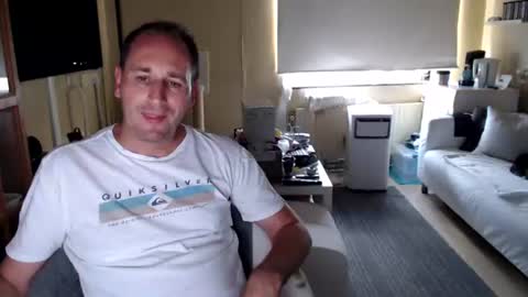 Sexlobo online show from July 8, 2026, 4:33 pm
