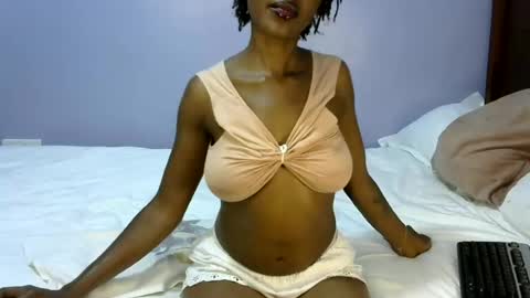 kiki online show from July 28, 2026, 7:39 pm