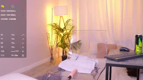 Lina online show from June 18, 2026, 12:22 am