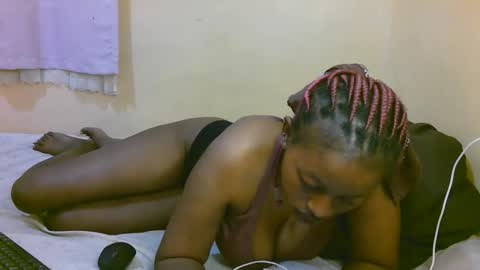 sexy_latasha online show from April 23, 2026, 12:29 pm