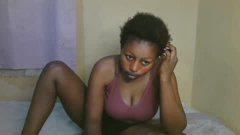 sexy_latasha online show from May 4, 2026, 5:47 am
