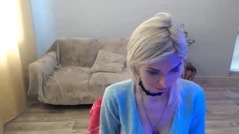 sexybeatriice online show from April 27, 2026, 7:39 am