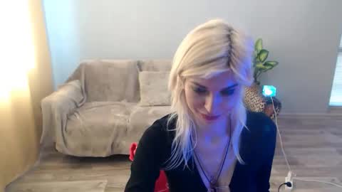 sexybeatriice online show from May 15, 2026, 6:42 am