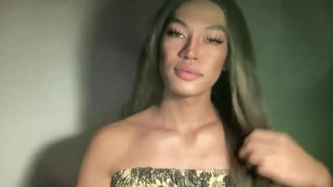 Snapshot of sexynakedweapon chatting on June 8, 2026, 1:33 pm LIEZEL online show from June 8, 2026, 1:33 pm