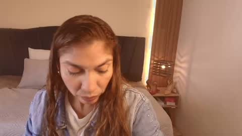 Snapshot of sexyrachel_ chatting on May 2, 2026, 11:37 am R A C H E L online show from May 2, 2026, 11:37 am