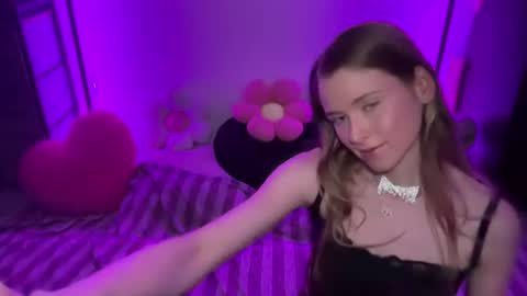 Snapshot of shadebabe chatting on June 18, 2026, 9:14 am shadebabe online show from June 18, 2026, 9:14 am