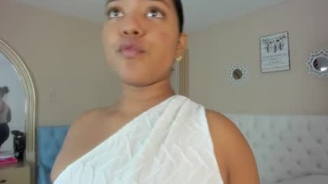 Sharlot online show from July 15, 2026, 12:32 pm