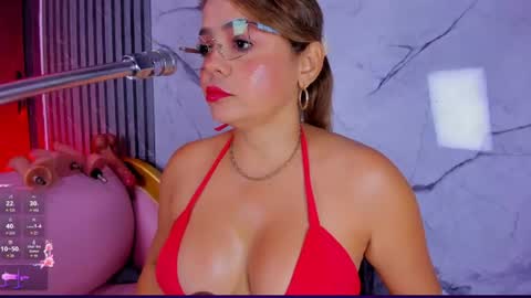 shayra_boobs2 online show from June 12, 2026, 10:36 am