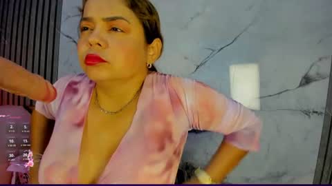 shayra_boobs2 online show from July 2, 2026, 10:32 am