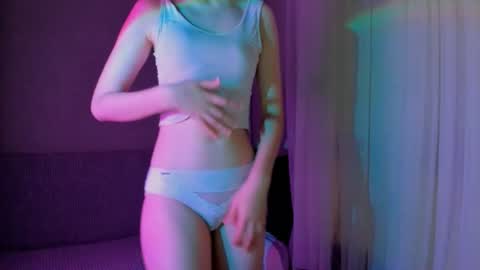 Anny online show from June 13, 2026, 1:42 pm