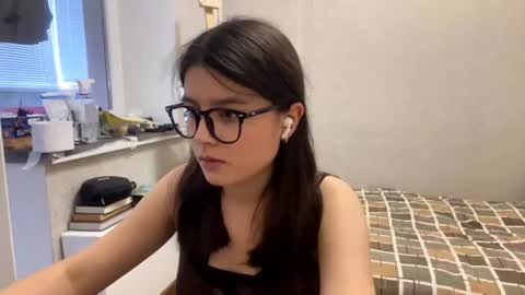 Marie online show from July 28, 2026, 2:35 pm