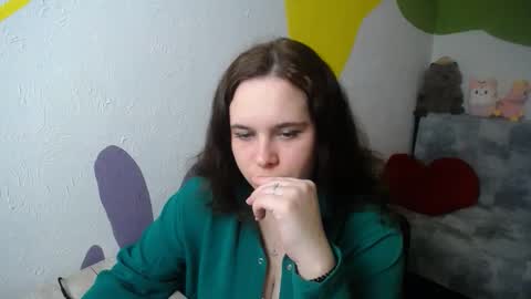 shy_lil online show from November 4, 2025, 1:54 pm