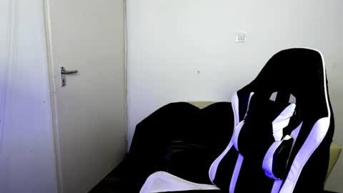 shy_nerd_babyy online show from June 30, 2026, 10:27 am