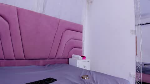 sienna_glow online show from July 5, 2026, 3:19 pm