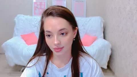 Sienna Mia online show from June 13, 2026, 2:26 pm