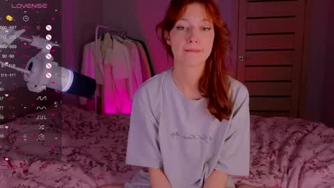 Snapshot of silly___woman chatting on June 1, 2026, 7:37 pm silly___woman online show from June 1, 2026, 7:37 pm