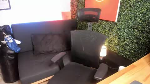 Simon Cortes online show from June 26, 2026, 1:37 pm