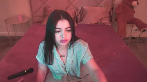 Kira online show from June 6, 2026, 6:18 am