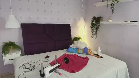 sirenyrouss online show from July 25, 2026, 7:33 pm