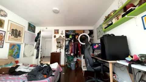 siriss_boyrag online show from July 28, 2026, 1:43 pm