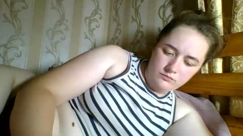 skyressie333 online show from July 27, 2026, 7:10 pm