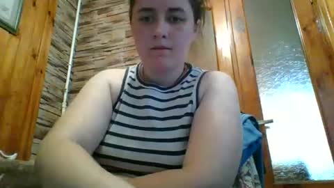 skyressie333 online show from July 28, 2026, 3:32 pm