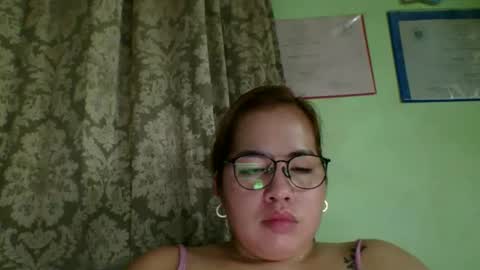 Lovewella online show from May 18, 2026, 4:51 am