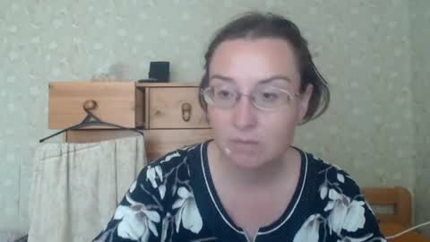 smart_rose online show from June 25, 2026, 8:08 am