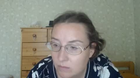 smart_rose online show from June 26, 2026, 9:46 am