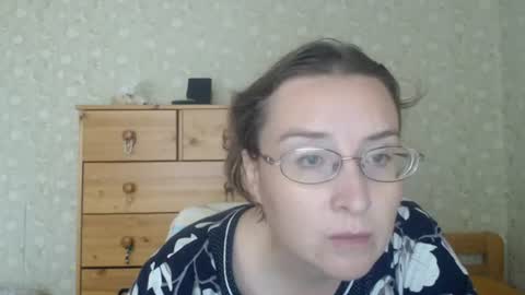 smart_rose online show from June 27, 2026, 9:47 am