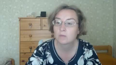 smart_rose online show from July 19, 2026, 1:04 pm