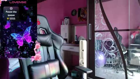 Snapshot of smile_cute_fox chatting on April 6, 2026, 4:46 am smile_cute_fox online show from April 6, 2026, 4:46 am