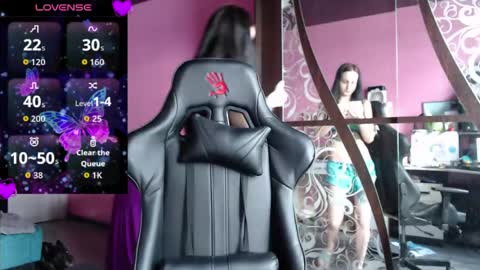 Snapshot of smile_cute_fox chatting on April 20, 2026, 8:17 am smile_cute_fox online show from April 20, 2026, 8:17 am