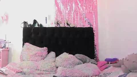 Snapshot of smoke_leidy_ chatting on June 19, 2026, 4:50 am smoke_leidy_ online show from June 19, 2026, 4:50 am