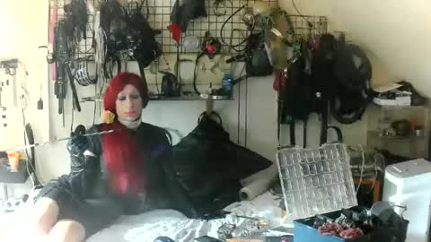 smokeslut365 online show from July 5, 2026, 3:41 pm