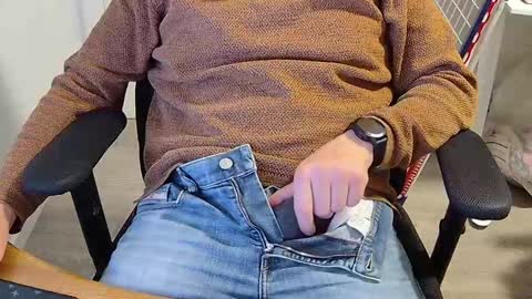 Sneakybill online show from April 27, 2026, 9:02 pm