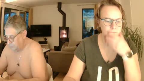 Snoeske and Woodwurm online show from January 1, 2025, 3:46 pm