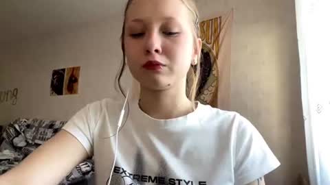 Snapshot of socorropusey chatting on June 19, 2026, 2:21 pm Diana online show from June 19, 2026, 2:21 pm