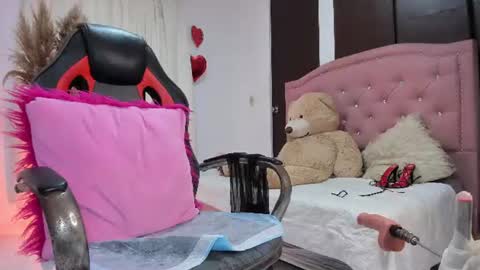 Snapshot of sofi_ruiz_ chatting on June 13, 2026, 1:36 am Sofia online show from June 13, 2026, 1:36 am