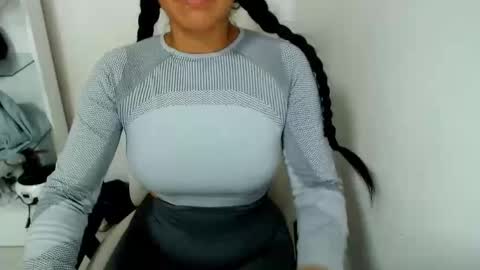 sofia vene  online show from April 30, 2026, 3:29 pm