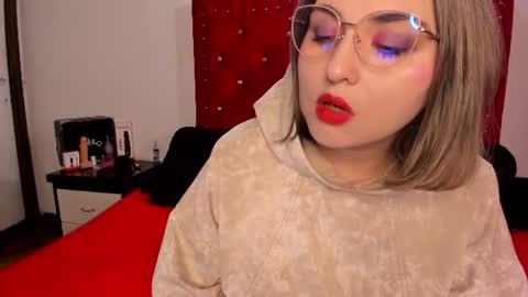 Sofia  bella online show from June 22, 2026, 5:21 pm