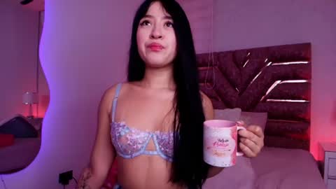 sofia gomes online show from July 7, 2026, 11:58 am