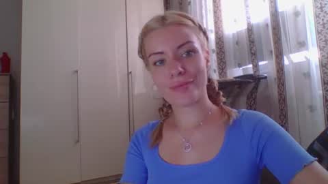softy_aura online show from August 5, 2026, 12:08 pm