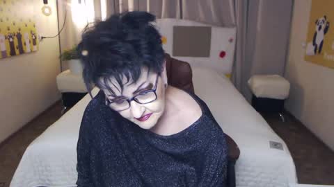 sondrariddle online show from May 28, 2026, 7:00 pm