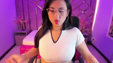 sophi_hardd online show from June 14, 2026, 5:15 pm