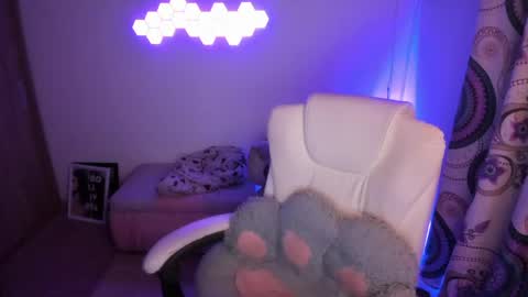 sophia_grants online show from June 4, 2026, 6:52 am