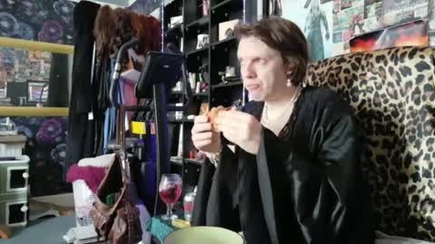 Sophie Satin1980 online show from July 14, 2026, 1:06 pm